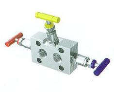 ���P����y�M